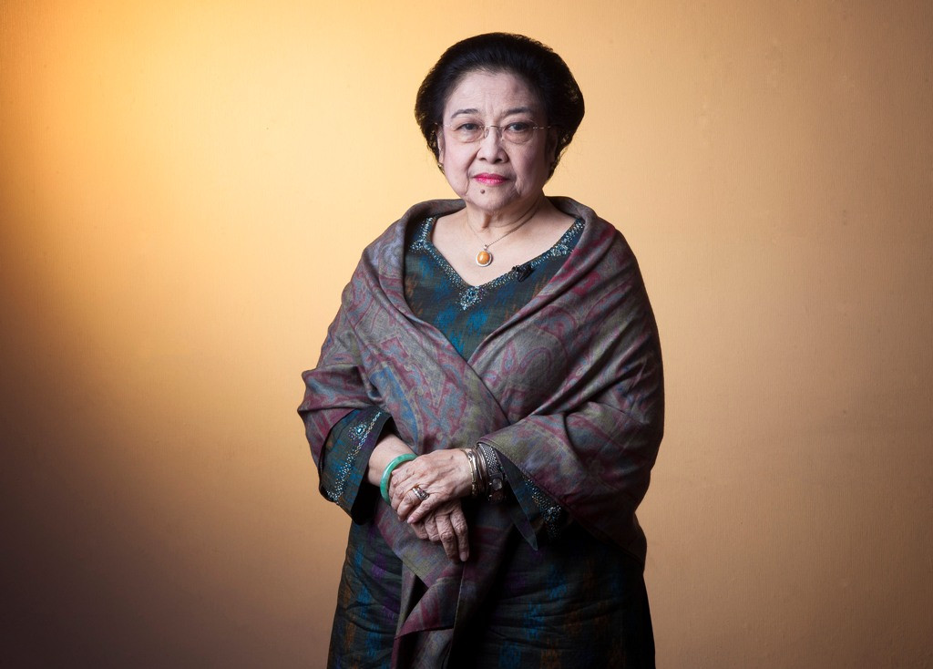 Presiden Kelima RI dan Ketum PDIP Megawati Soekarnoputri di foto di depan Grand Studio Metro Tv, (14/4/2016). Foto: MI/Sumaraynto Bronto