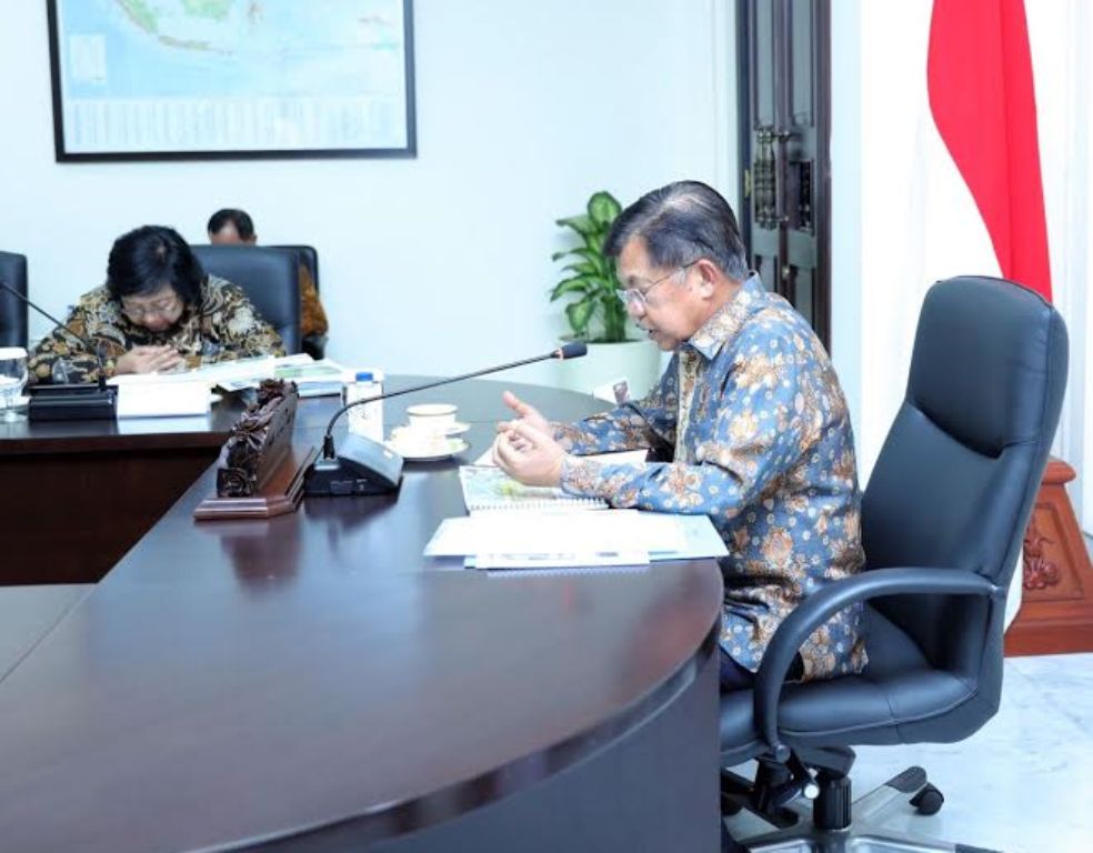Wakil Presiden Jusuf Kalla memimpin doa--Dok setwapres 