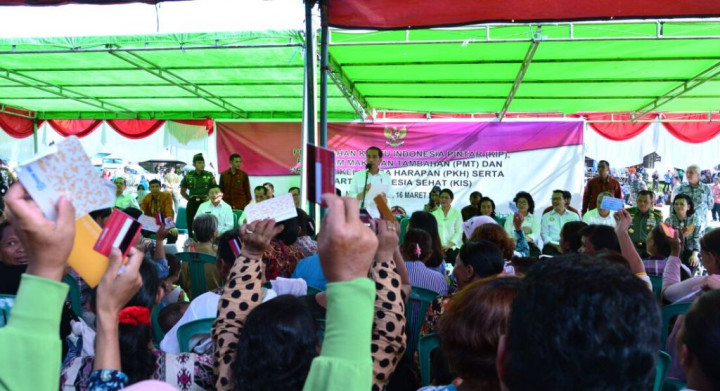 Presiden Berikan 237 KIP di Badau