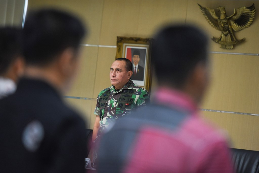 Ketua Umum PSSI Letjen TNI Edy Rahmayadi (tengah). (Foto: Ant/Hafidz Mubarak A.)