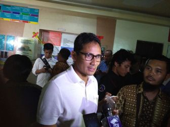 Sandi Kunjungi Lokasi Lift Jatuh