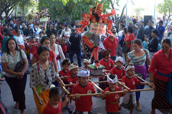 Meriahnya Parade Ogoh-ogoh Anak di Denpasar