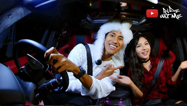 Aksi Sean Gelael <i>Carpool</i> Bareng Artis Ternama Indonesia