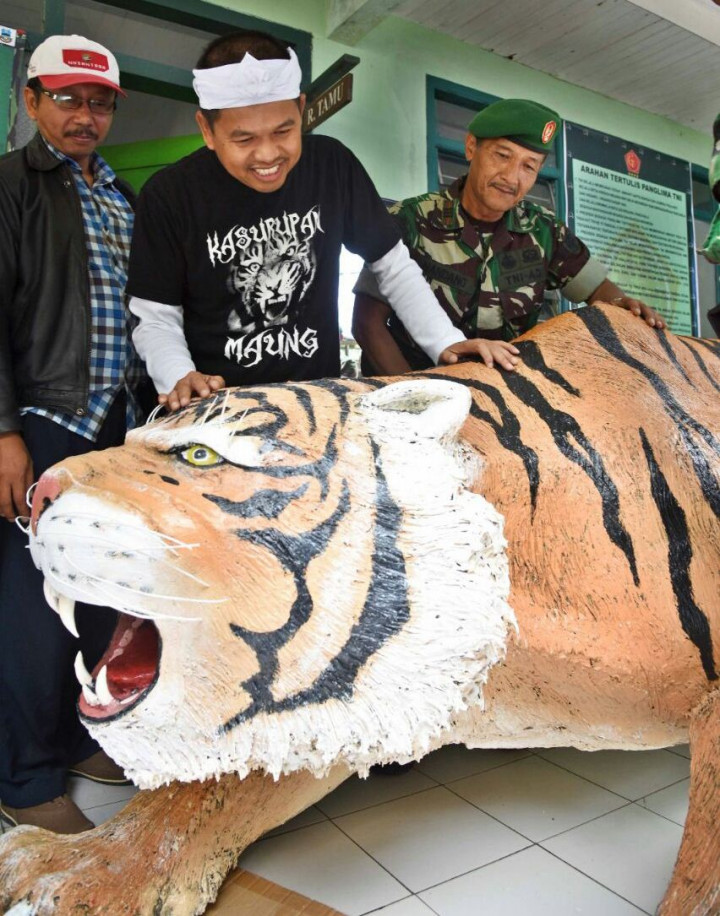 Dedi Mulyadi Ganti Patung Harimau Lucu Cisewu dengan Maung Sancang Siliwangi