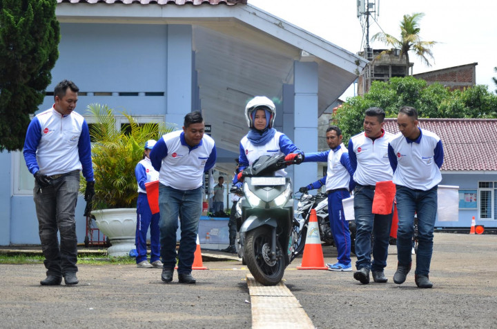 Komunitas Sepeda Motor Adu Skill di Kompetisi Safety Riding