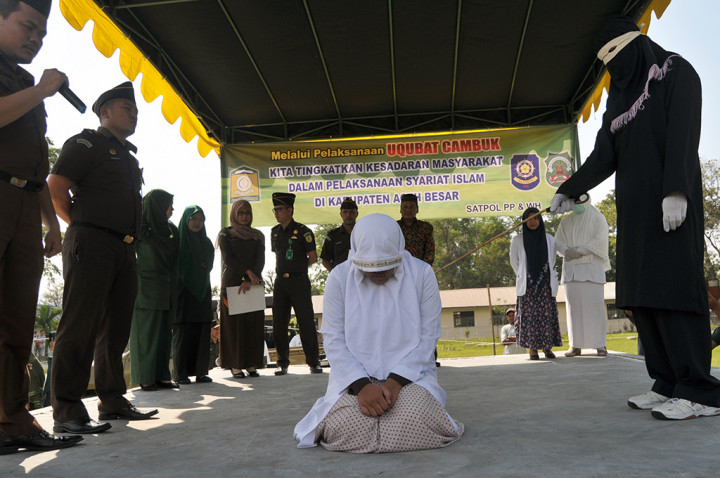 Malaysia Respon Positif Hukuman Cambuk di Aceh