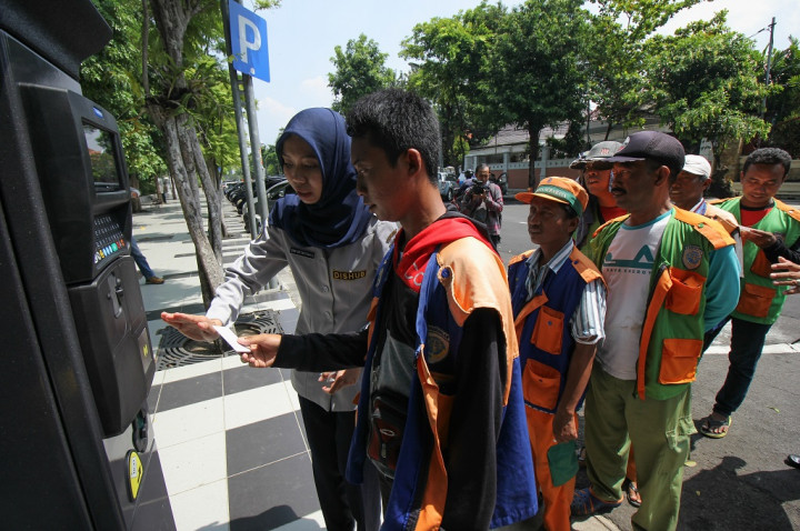 Pendapatan Parkir di Surabaya Capai Rp100 Juta Per Hari