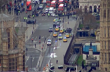 Pria Bersenjata Ditembak Polisi di Depan Parlemen Inggris