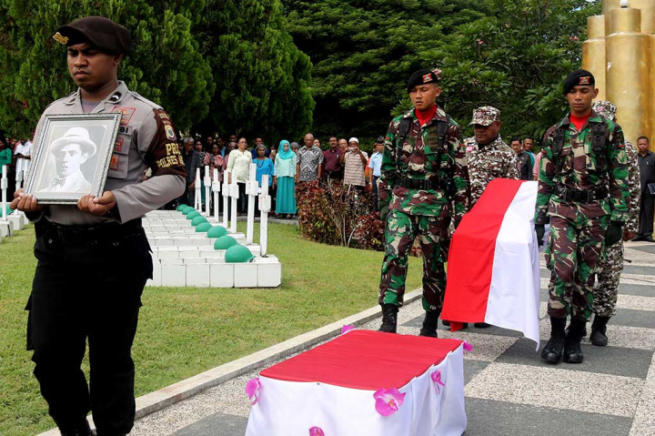Jenazah Alexander Patty Dimakamkan di Ambon