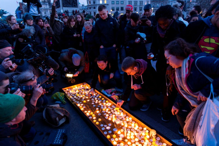 Ribuan Warga Beri Penghormatan Bagi Korban Teror London