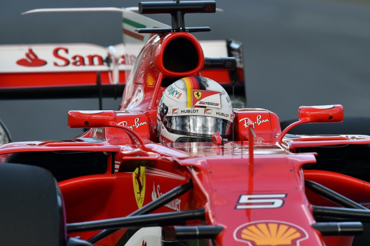 Asapi Duo Mercedes, Vettel Tercepat di FP3