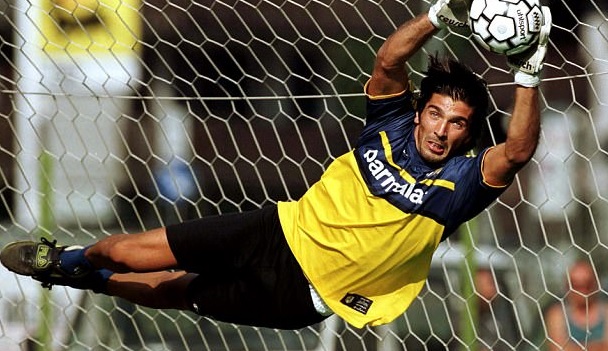 Gianluigi Buffon, Superman yang Melahap 1000 Laga