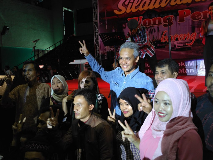 Pembangunan Pabrik Semen di Rembang Dihentikan Sementara