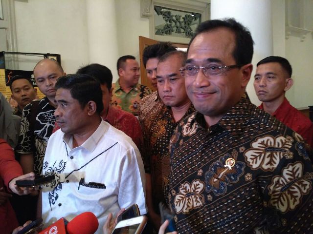 Menhub Sebut Angkutan <i>Online</i> Menganaktirikan Angkutan Konvensional