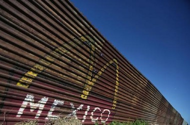 Warga Meksiko yang Bangun Tembok Trump Dianggap Pengkhianat