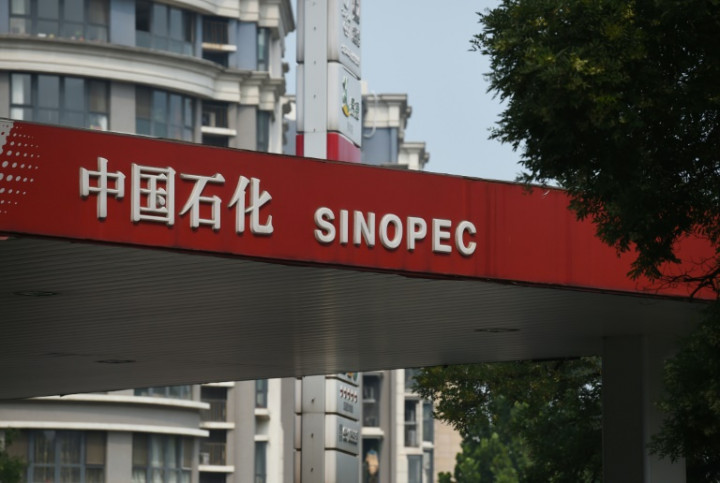China Oil Giant Sinopec Posts 44% Jump in Net Profit