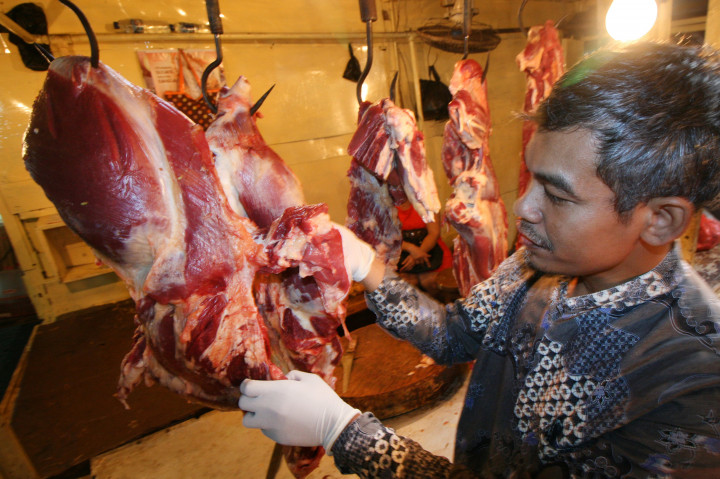 Pemerintah akan Cabut Izin Importir Daging yang Lamban