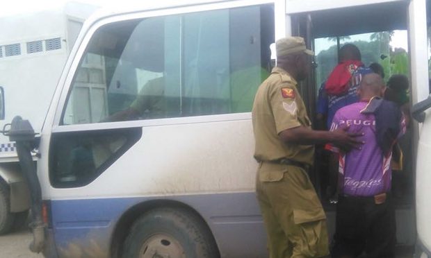 Bunuh Tujuh Orang, 122 Pria Papua Nugini Ditahan