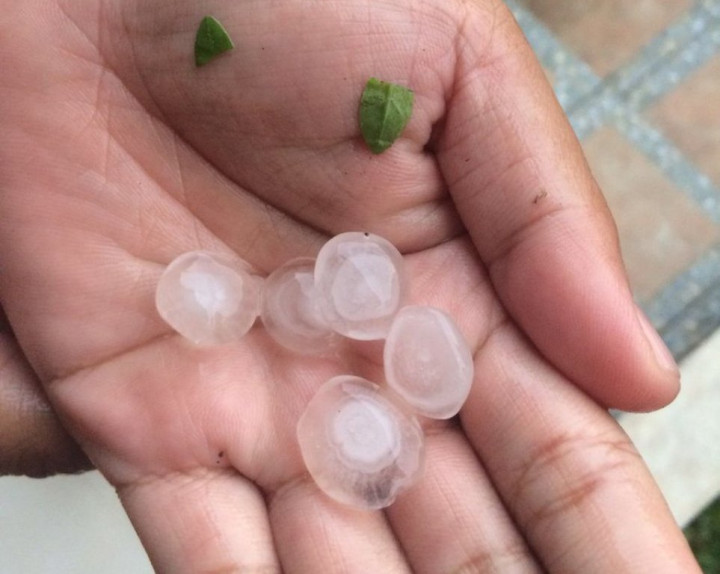 Jakarta Dilanda Hujan Es