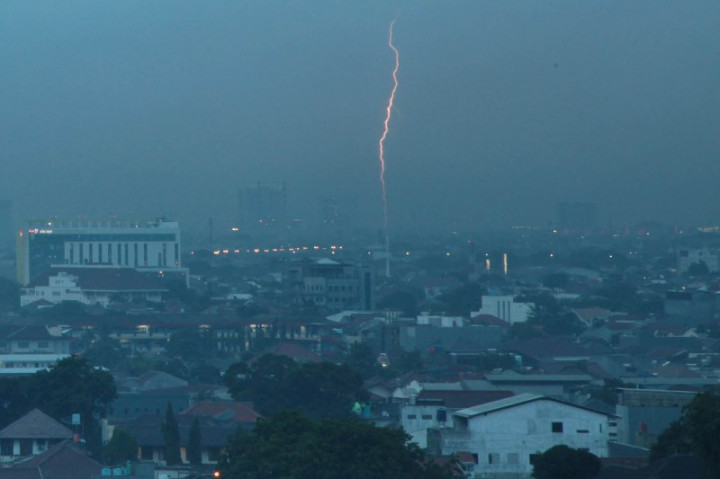 Penjelasan BMKG soal Hujan Es