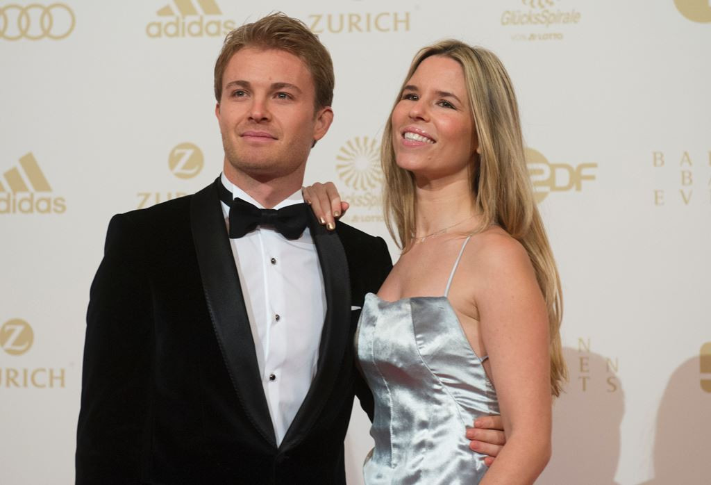 Nico Rosberg dan istrinya, Vivian. (Foto: AFP/Thomas Kienzle)