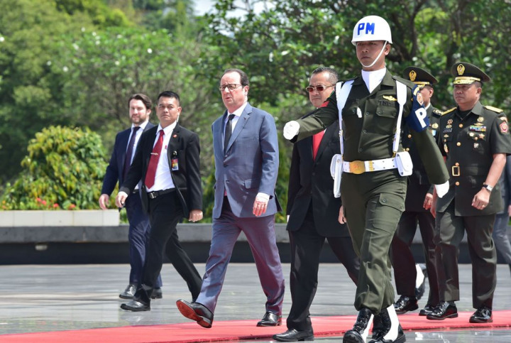 Presiden Prancis Kunjungi Kantor Menteri Susi