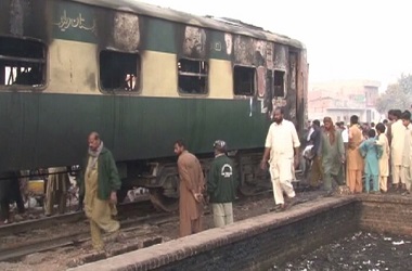 Kereta Tabrak Truk Minyak di Pakistan, Dua Orang Tewas