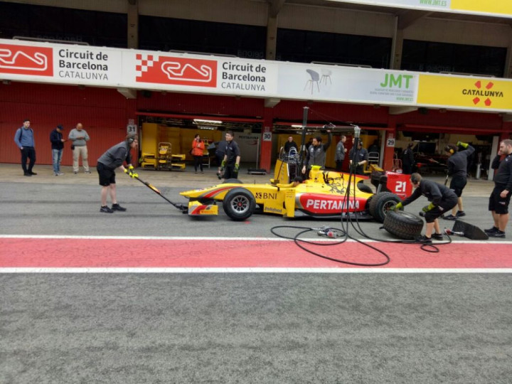 Pertamina Arden Jajal <i>Set-up</i> Mobil di Hari Pertama Tes Pramusim Bahrain