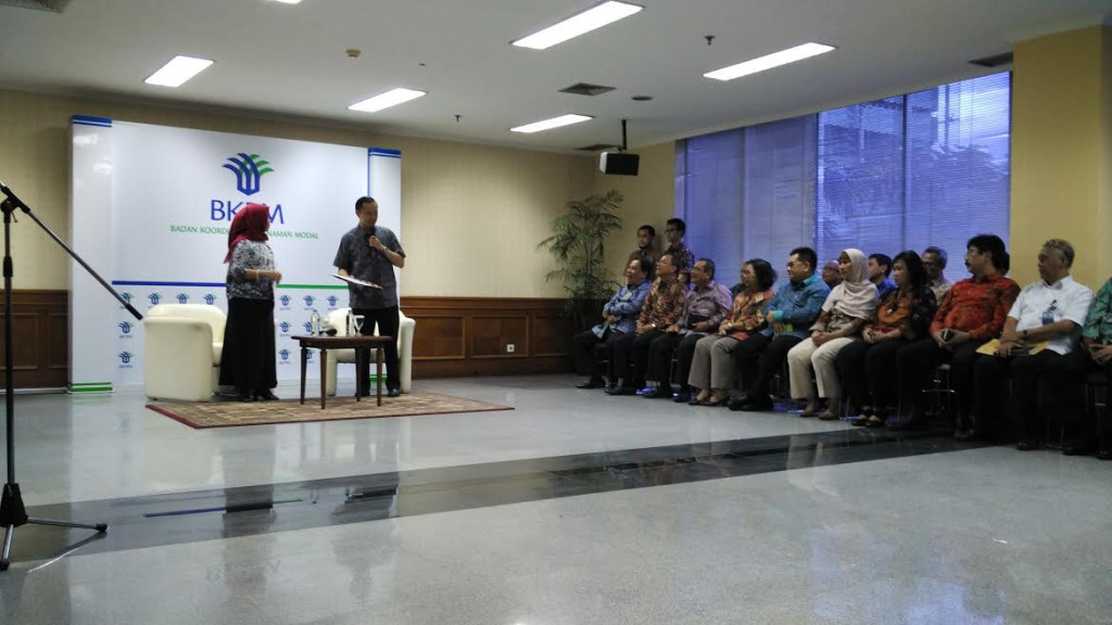 Kepala Badan Koordinasi Penanaman Modal Thomas Lembong beserta jajaran pejabat eselon I dan eselon II BKPM secara langsung menyampaikan bukti Surat Pemberitahuan Tahunan (SPT) Pajak 2016. MTVN/Dian Ihsan Siregar.