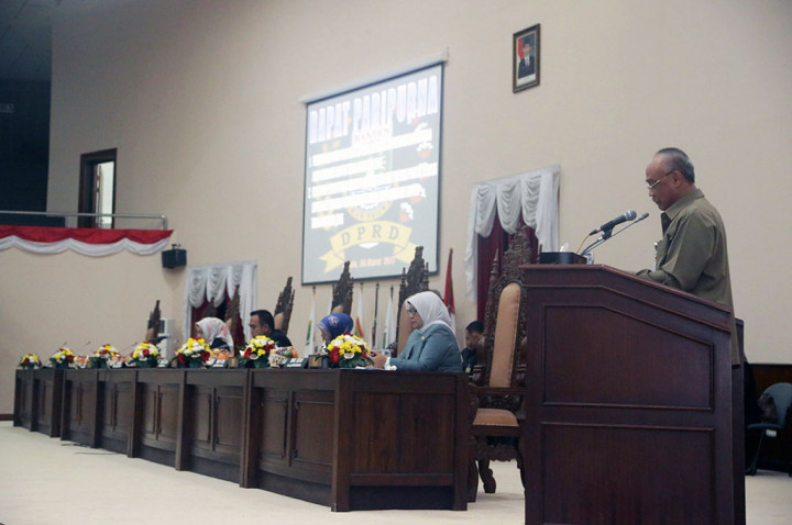 Pejabat Gubernur Banten Sampaikan LKPJ Tahun Anggaran 2016