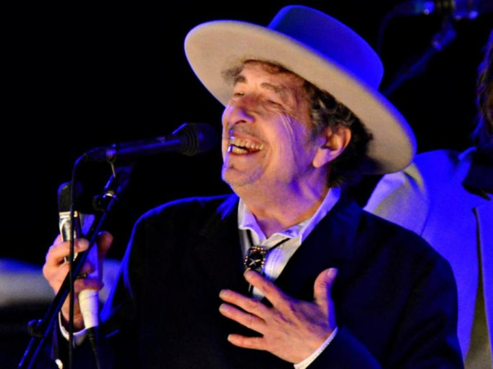 Penyerahan Hadiah Nobel untuk Bob Dylan Berlangsung Tertutup