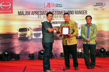 <i>Gathering</i> Konsumen Truk, Cara Hino Jaga Loyalitas