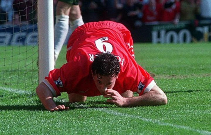 1999: Selebrasi Ala Pecandu Kokain Robbie Fowler
