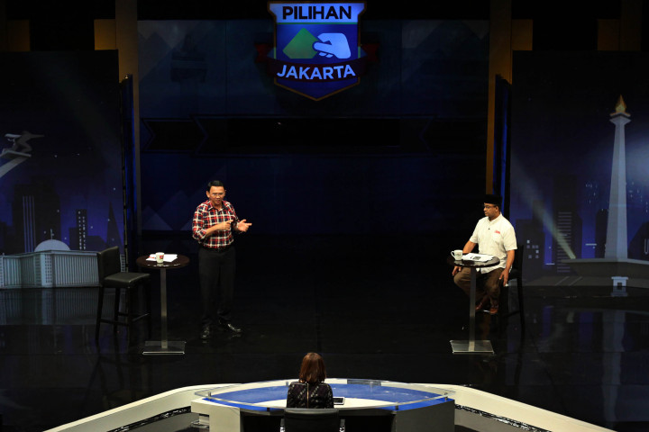 Saling Sindir karena Debat