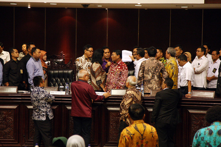 Rapat Paripurna DPD Diwarnai Kericuhan