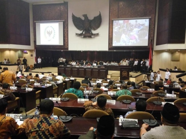 Sidang Paripurna DPD Ricuh, Keputusan Hemas Diprotes Keras