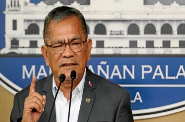 Duterte Pecat Mendagri Filipina atas Tuduhan Korupsi