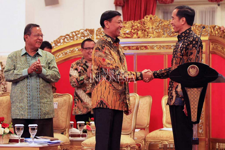 Ucapan Selamat Ultah ke Wiranto Saat Sidang Kabinet