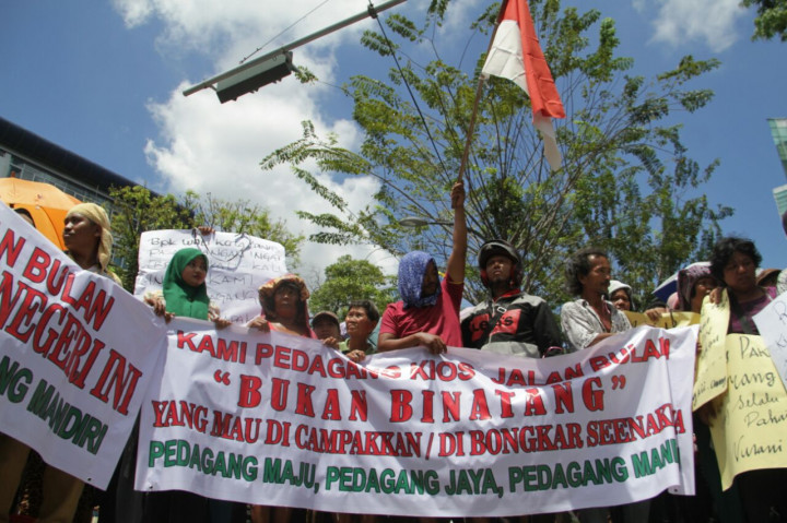 Pedagang Jalan Bulan Minta Wali Kota Medan Batalkan Relokasi