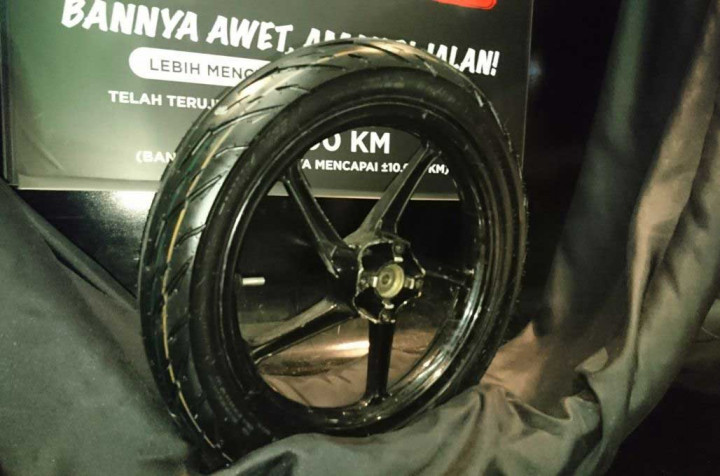 Corsa Platinum V Series Sasar Pemotor Urban Harian