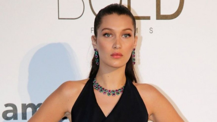 Menentang Kebijakan Donald Trump, Bella Hadid Bangga Menjadi Muslim