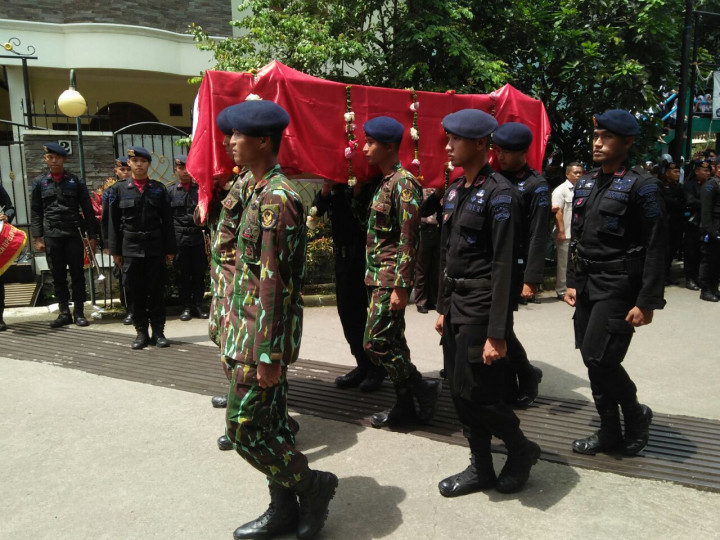 Perwira Brimob Bunuh Diri sempat Janji Pulang Hari Ini