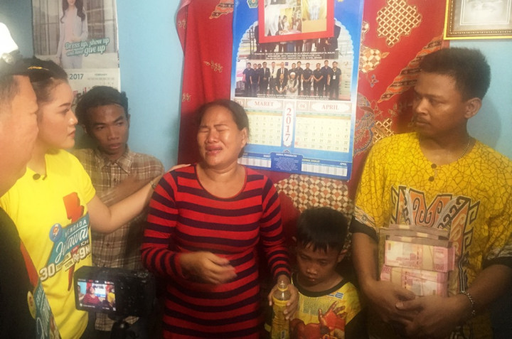 Wah! Seorang Ibu Dapat Rp300 Juta dari Undian Tutup Botol Minuman Kemasan