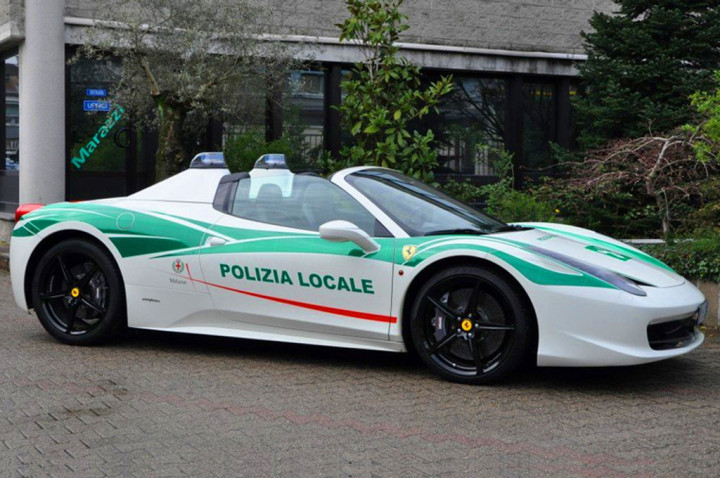 Ferrari Bekas Mafia Italia ini, Disulap jadi Mobil Polisi