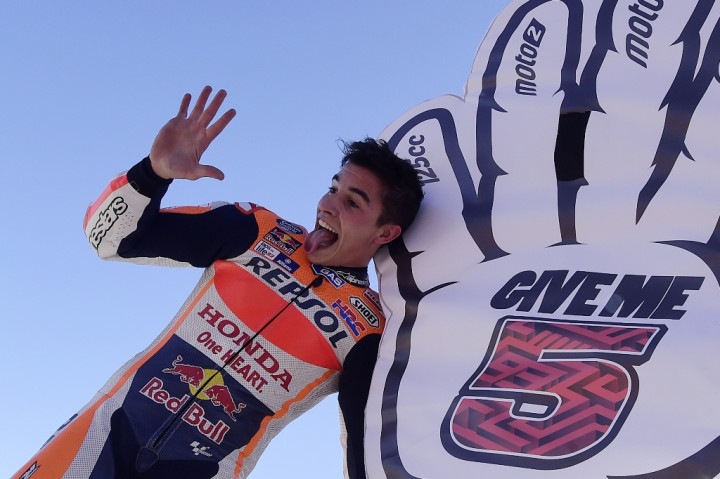 Marc Marquez Selfie dengan Rival