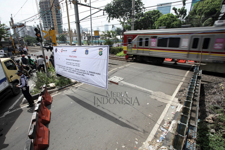 Penutupan Perlintasan KA Pejompongan I Mulai Diuji Coba