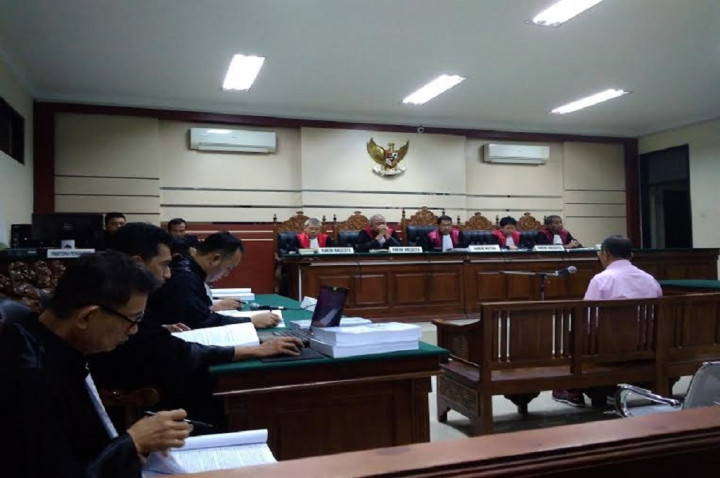 Dahlan Iskan Dituntut 6 Tahun Penjara