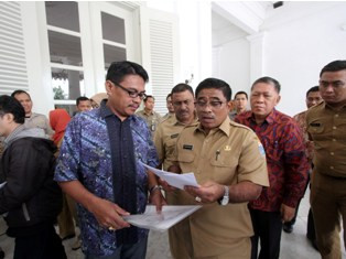 Sumarsono Minta Perda dan Pergub Menghambat Investasi Dihapuskan