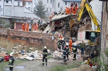 Apartemen di Polandia Roboh, Enam Orang Tewas