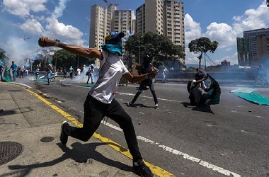 Pemimpin Oposisi Dilarang Nyapres, Ribuan Warga Venezuela Protes